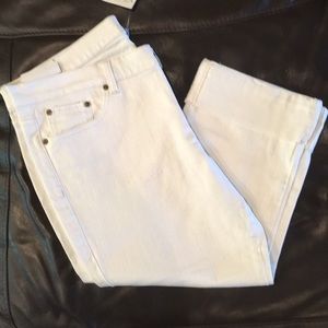 New York & Company Jeans - White Denim Cropped Capris size 14 New York & Company Jeans - White Denim Cropped Capris size 14
